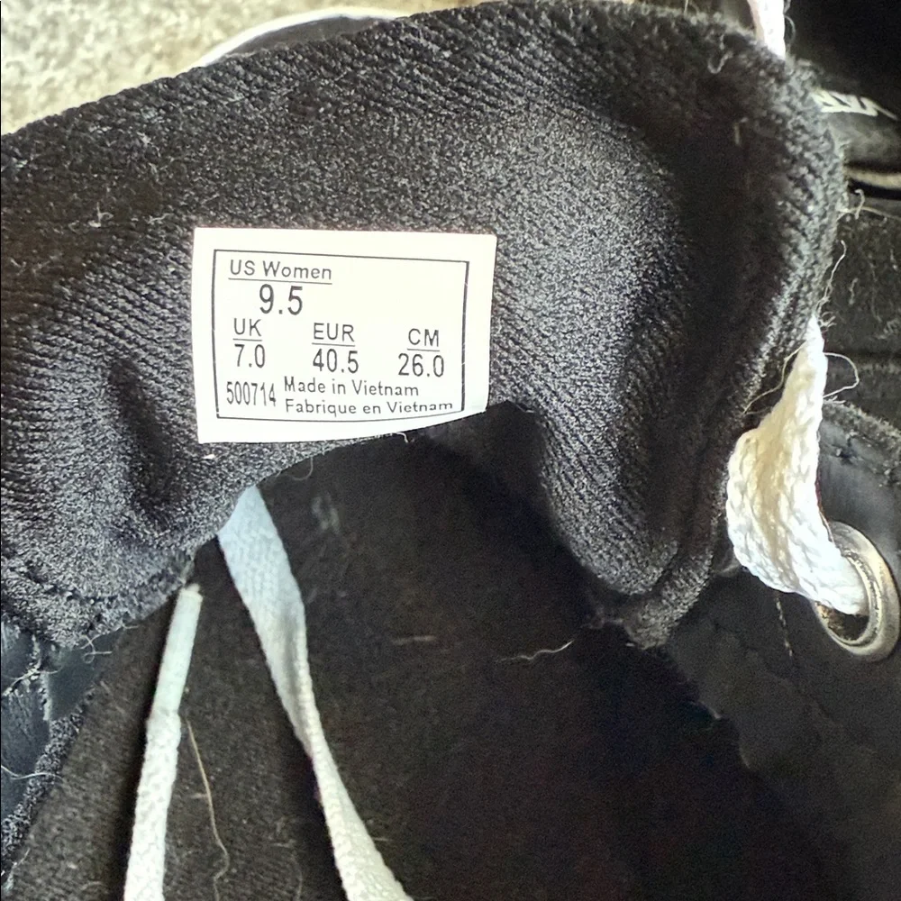 Vans Men's Black and White Skate Sneakers - Picture 3 of 3